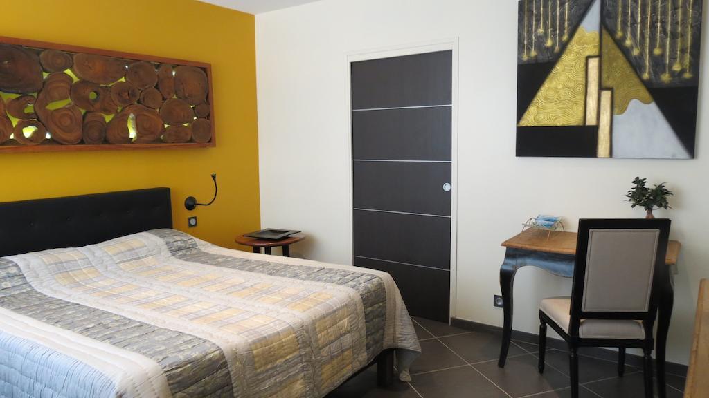 Hôtel Chez Nous Sainte-Croix  Kamer foto
